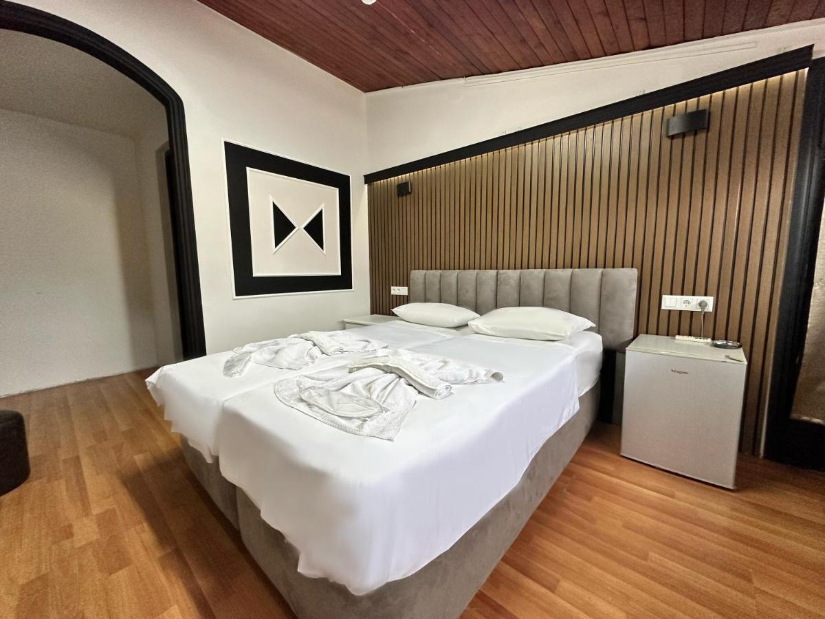 My Metropol Hotel Батумі Екстер'єр фото